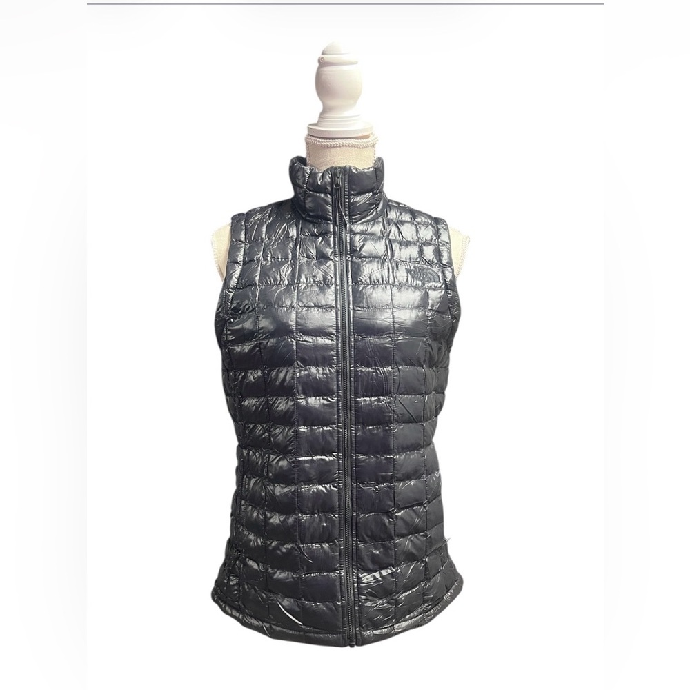 Women’s North Face Thermoball vest.